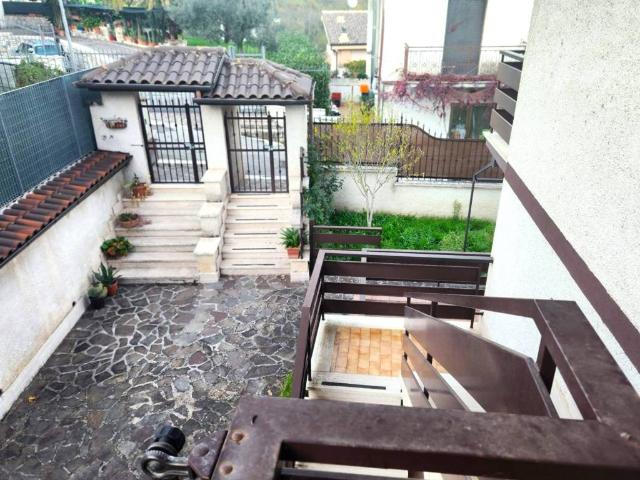 Appartamento in vendita a Colle di Tora, Rieti