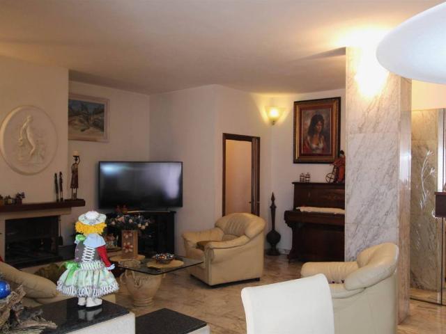 Appartamento in vendita a La Badia, Colle Di Val D'elsa