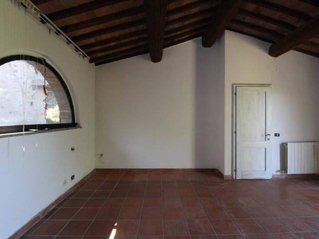 Appartamento in vendita a La Badia, Colle Di Val D'elsa
