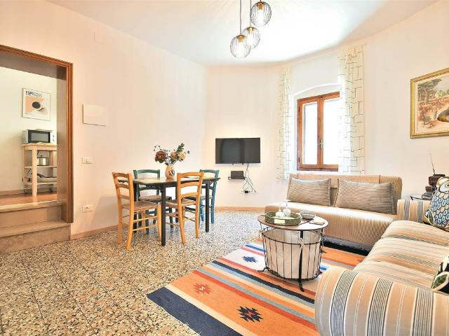 Appartamento in vendita a Colle Di Val D'elsa, Toscana