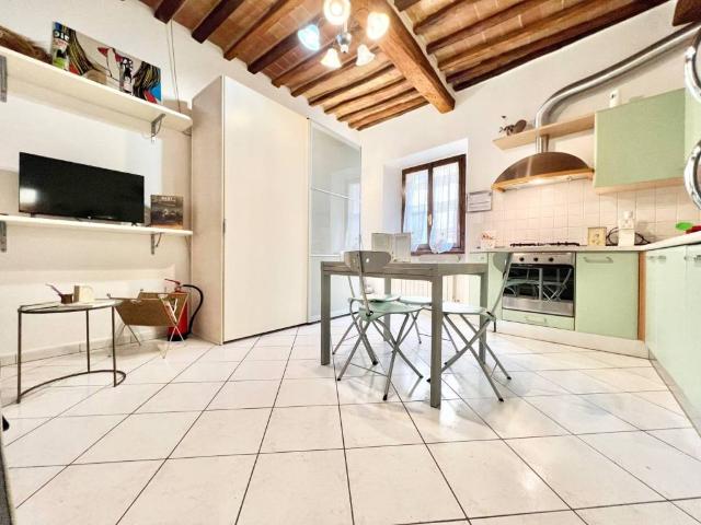 Appartamento in vendita a Colle Di Val D'elsa, Toscana