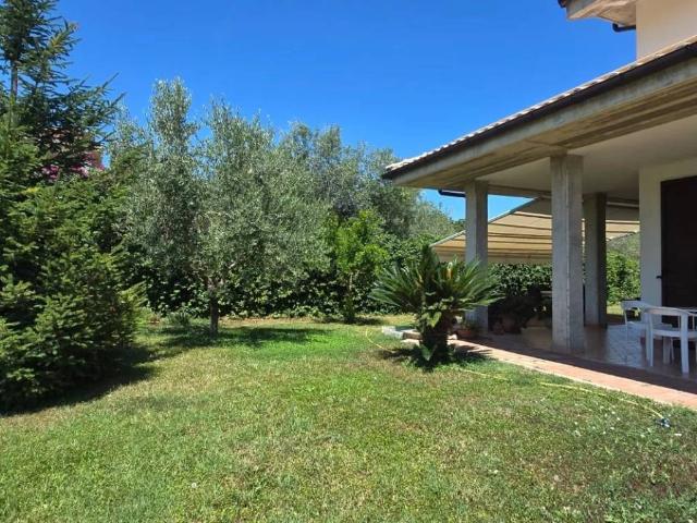 Villa Indipendente in vendita a Collecorvino, Abruzzo