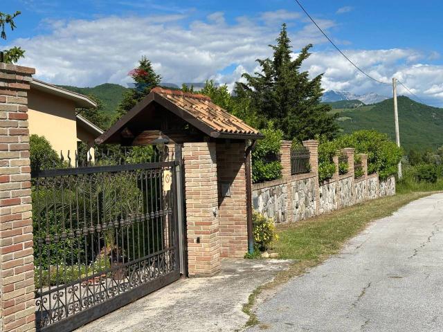 Appartamento in vendita a Colledimezzo, Abruzzo