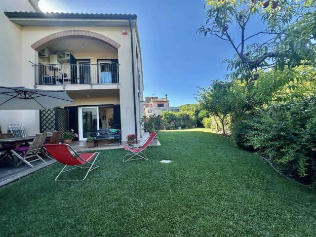 Villa Schiera in vendita a Collesalvetti, Toscana