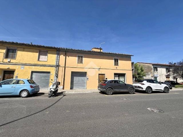 Appartamento in vendita a Collesalvetti, Toscana