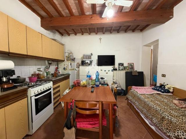 Appartamento in vendita a Collesalvetti, Toscana