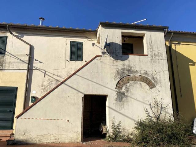 Appartamento in vendita a Collesalvetti, Toscana