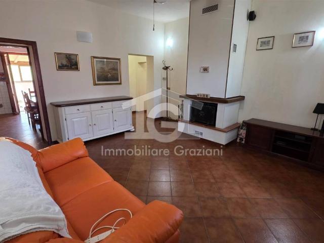 Appartamento in vendita a Collesalvetti, Toscana