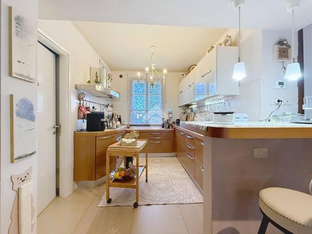 Appartamento in vendita a Collesalvetti, Toscana