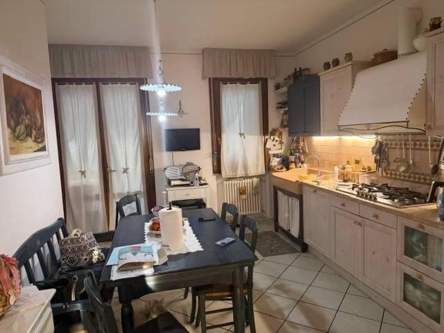 Appartamento in vendita a Collesalvetti, Toscana
