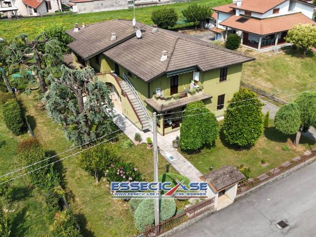 Appartamento in vendita a Cologno Al Serio, Lombardia