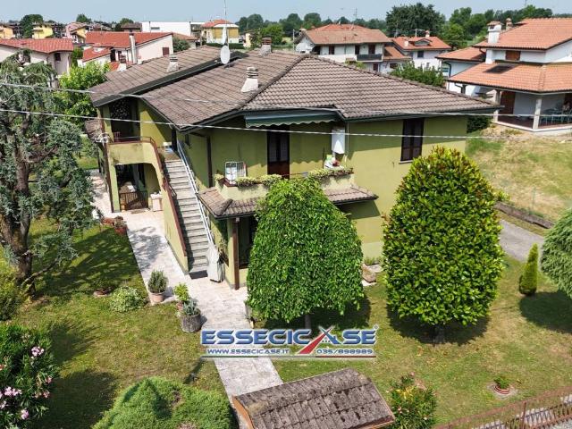 Appartamento in vendita a Cologno Al Serio, Lombardia