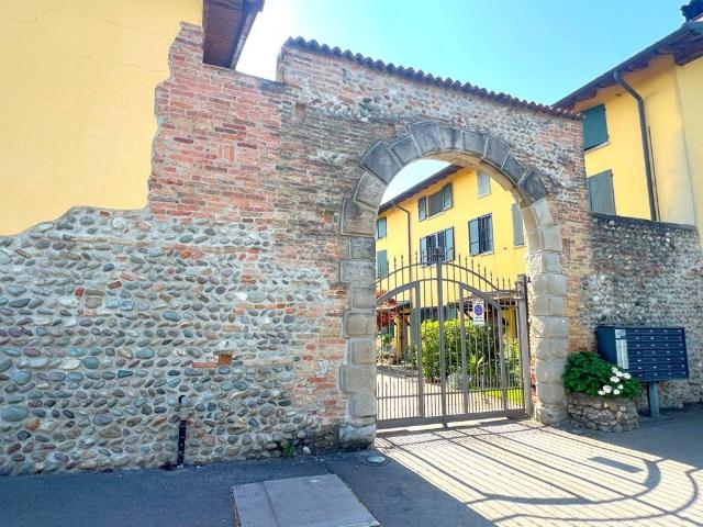 Appartamento in vendita a Castel Liteggio, Cologno al Serio