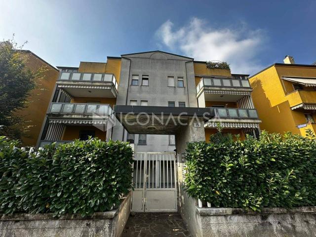 Appartamento in vendita a Cologno Monzese, Lombardia