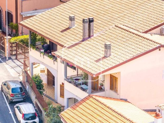 Appartamento in vendita a Colonna, Roma Capitale