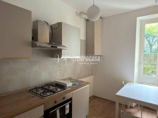 Appartamento in vendita a Colonno, Lombardia