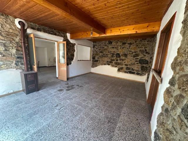 Appartamento in vendita a Colzate, Lombardia