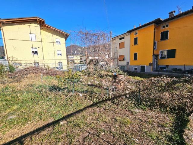 Appartamento in vendita a Colzate, Lombardia
