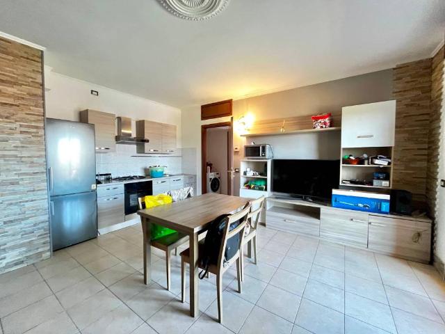 Appartamento in vendita a Comazzo, Lombardia