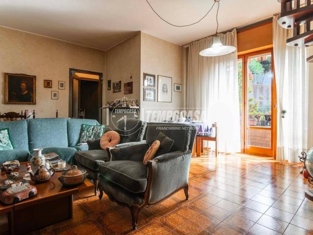 Appartamento in vendita a Muggiò, Como