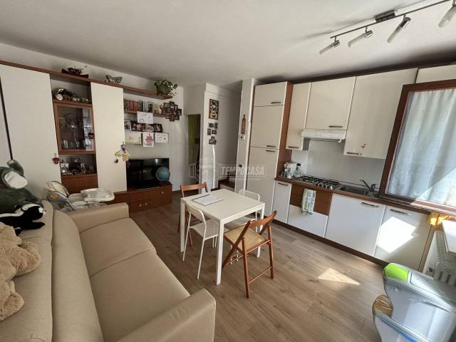 Appartamento in vendita a Muggiò, Como