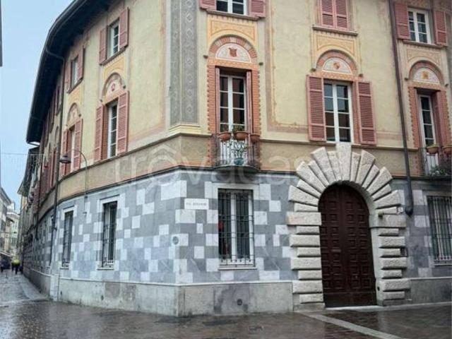 Appartamento in vendita a Como, Lombardia