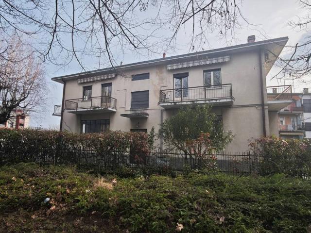 Appartamento in vendita a Como, Lombardia