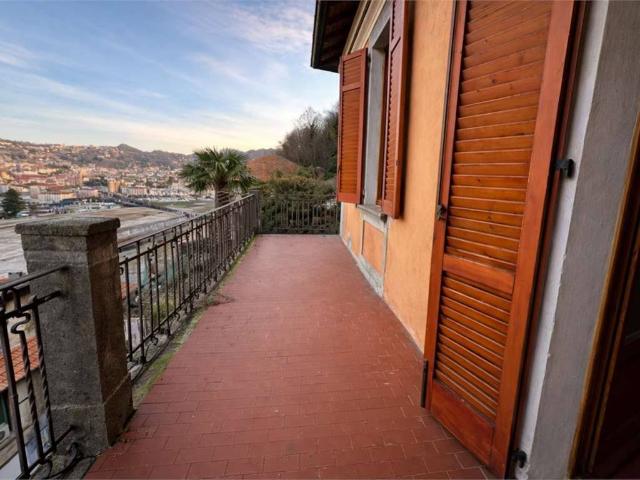 Appartamento in vendita a Como, Lombardia