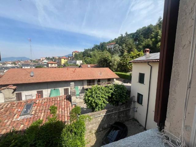 Appartamento in vendita a Como, Lombardia