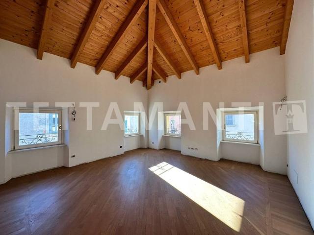 Appartamento in vendita a Como