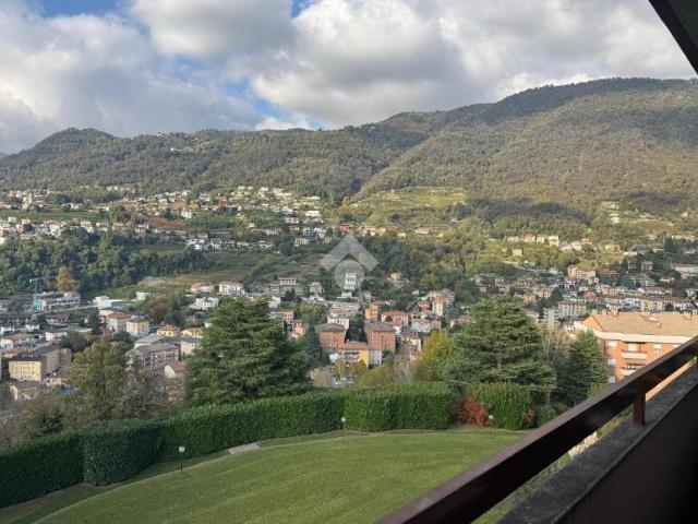 Appartamento in vendita a Como, Lombardia