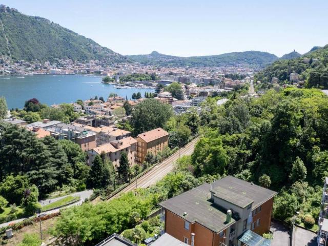 Appartamento in vendita a Como