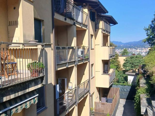 Appartamento in vendita a Sagnino, Como