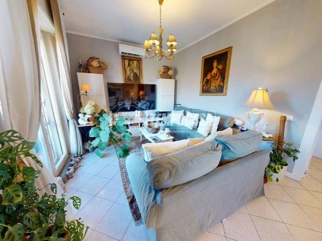 Appartamento in vendita a Muggiò, Como