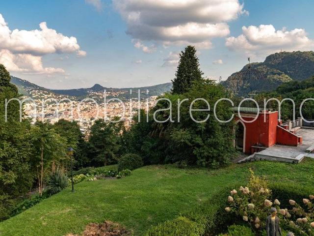Appartamento in vendita a Como, Lombardia