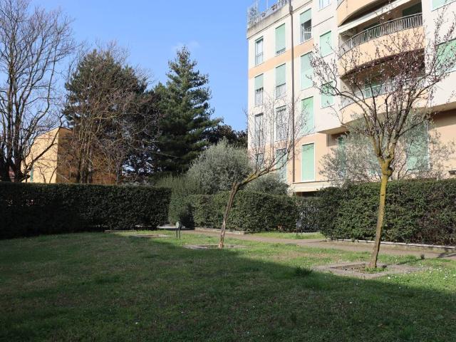 Appartamento in vendita a Como, Lombardia