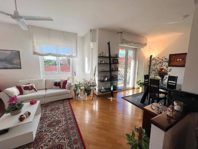 Appartamento in vendita a Sagnino, Como