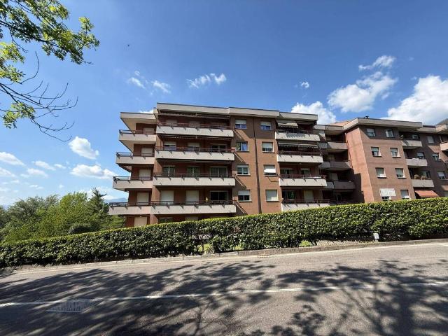 Appartamento in vendita a Como, Lombardia