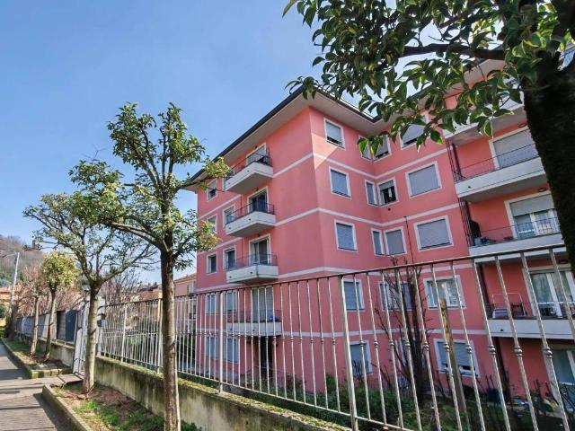 Appartamento in vendita a Como, Lombardia