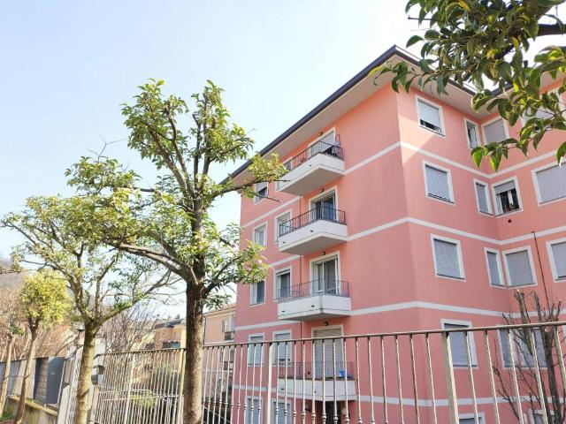 Appartamento in vendita a Como, Lombardia