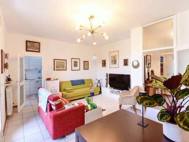 Appartamento in vendita a Sagnino, Como