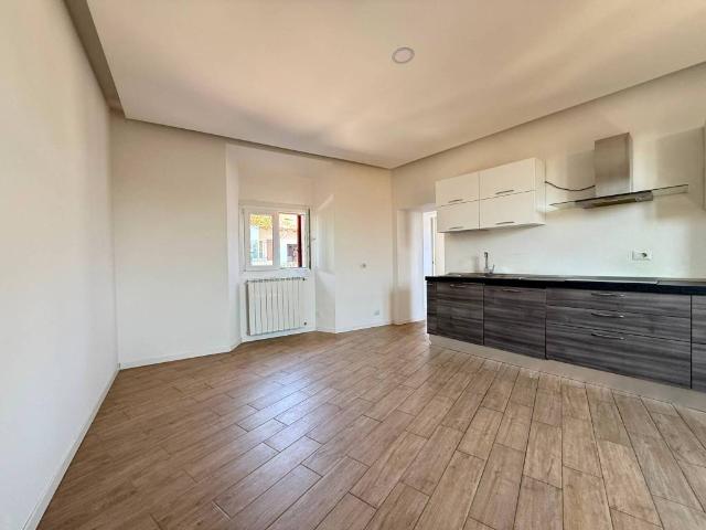 Appartamento in vendita a Como, Lombardia