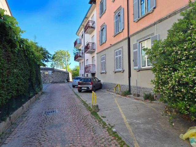 Appartamento in vendita a Como, Lombardia