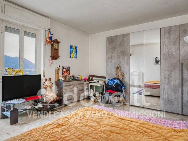 Appartamento in vendita a Como, Lombardia