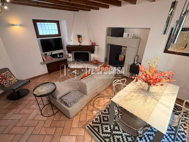 Appartamento in vendita a Sagnino, Como