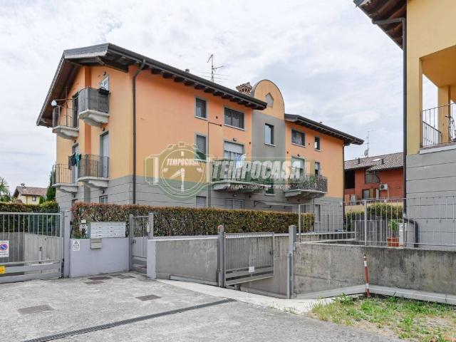 Appartamento in vendita a Comun Nuovo, Lombardia