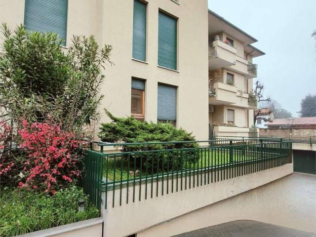 Appartamento in vendita a Concorezzo, Lombardia