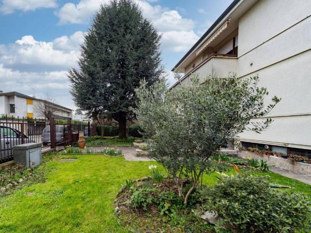Appartamento in vendita a Concorezzo, Lombardia