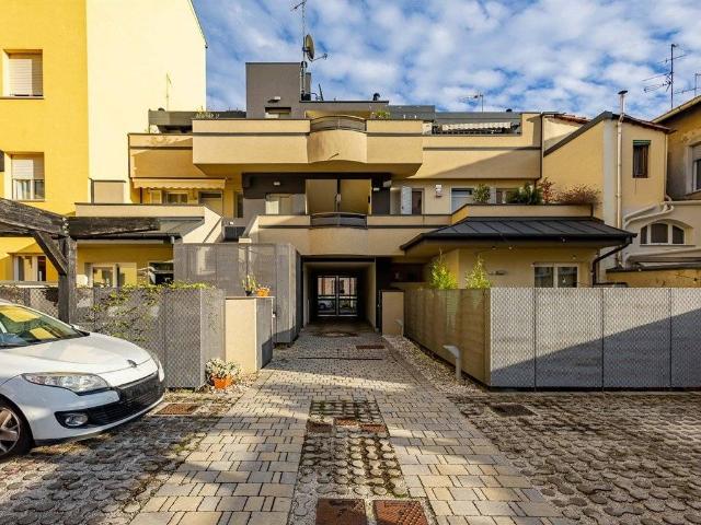 Appartamento in vendita a Concorezzo, Lombardia