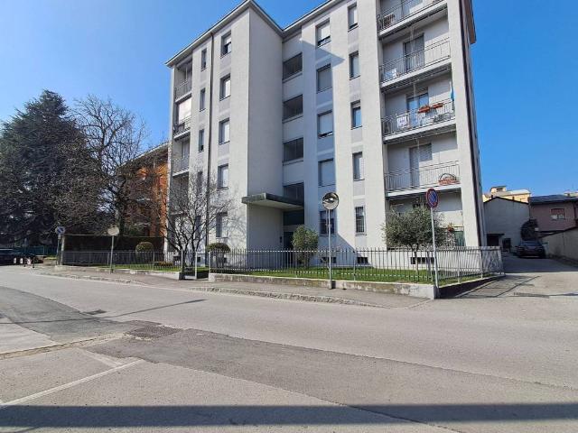 Appartamento in vendita a Concorezzo, Lombardia
